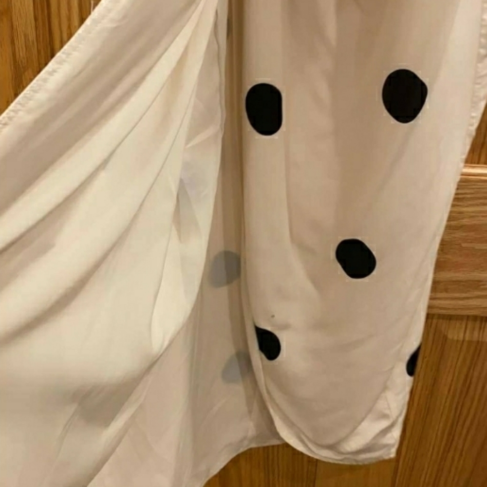 Dereh Crepe
Pleating at front
Polka-dot print - Picture 10 of 13
